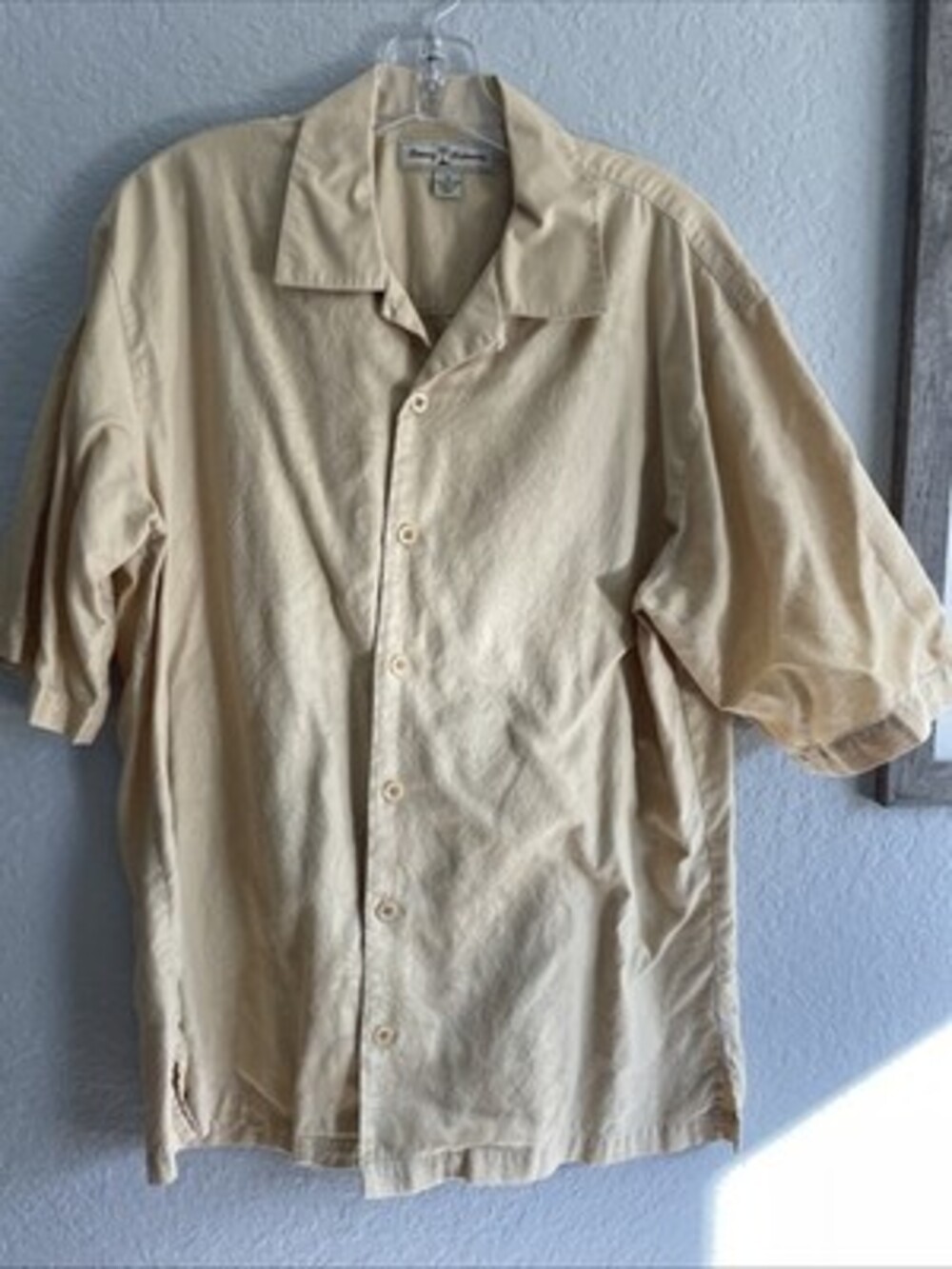 Tommy Bahama Light Brown Hawaiian Shirt Men’s Size Medium